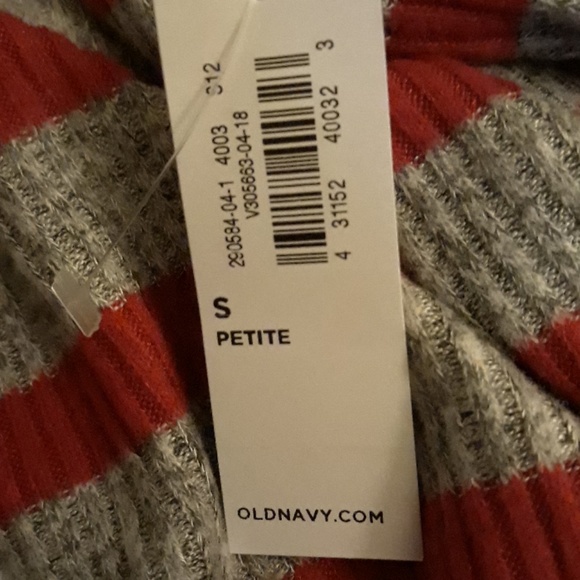 Old Navy long sleeve sweater top - Picture 3 of 3